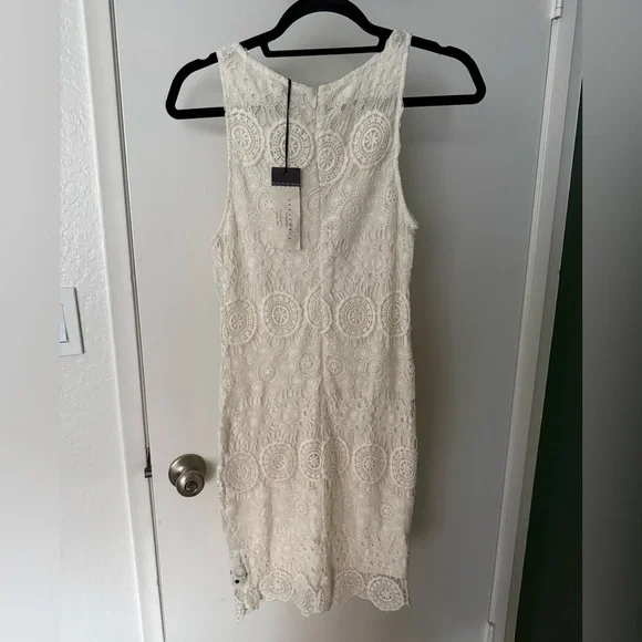 Sanctuary Cream Lace Mini Dress - Picture 2 of 2